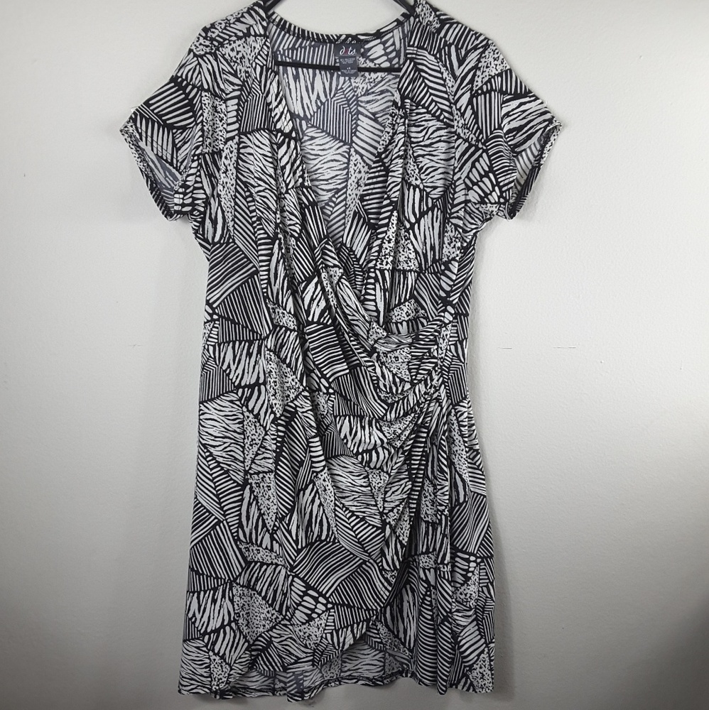 Dots Black and White Abstract Wrap Dress Size 2x